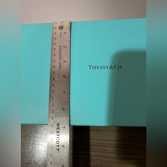 Tiffany & Co. big box 16.5’’ L with Tiffany tissue - Picture 1 of 5